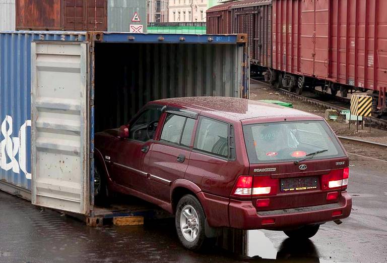 Сколько стоит доставка жд контейнером машины  из Монино-Ма днт в Белграда